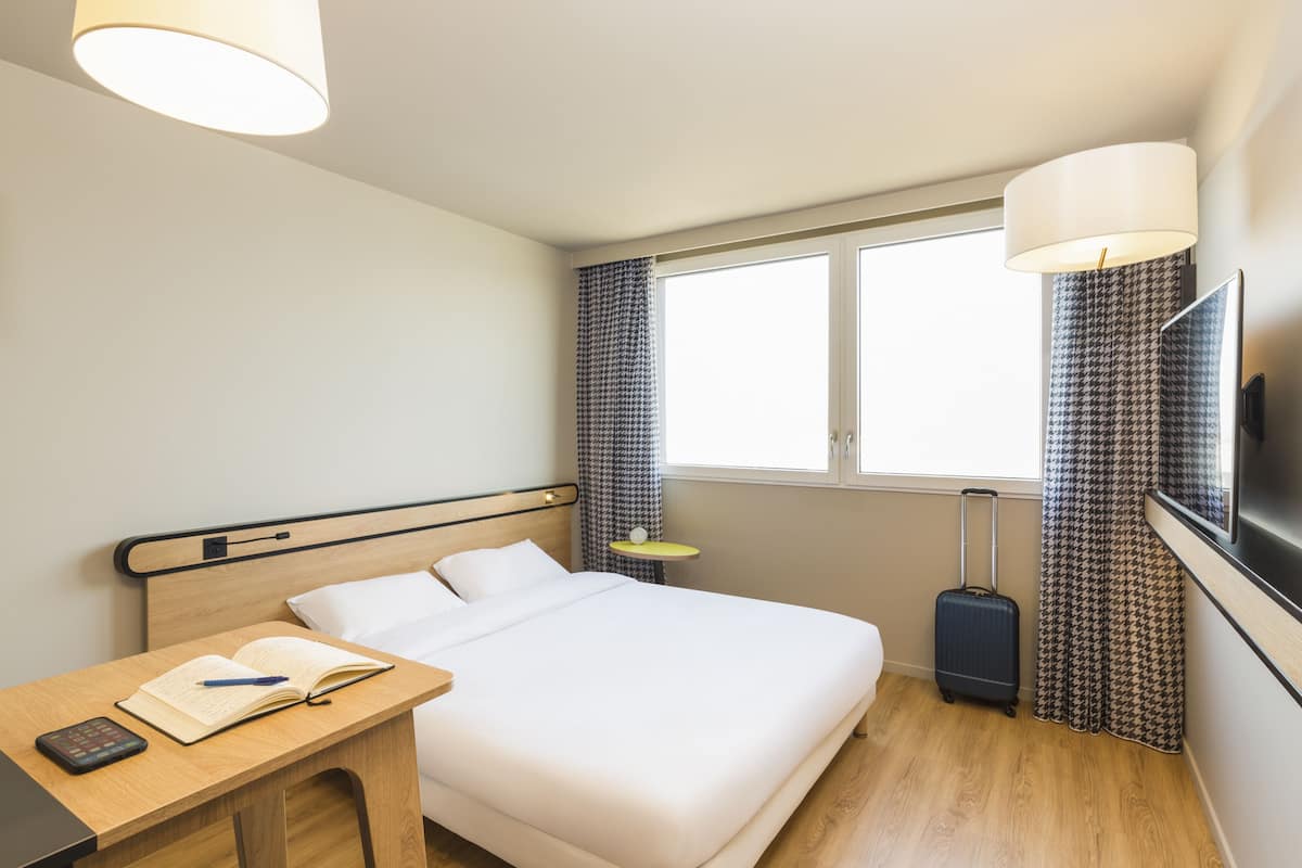 Studio, 1 Double Bed | In-room safe, individually decorated, laptop workspace, blackout drapes