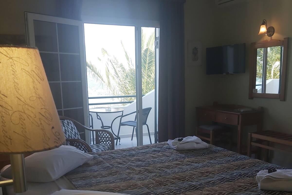 Studio, Sea View | Premium bedding, soundproofing, iron/ironing board