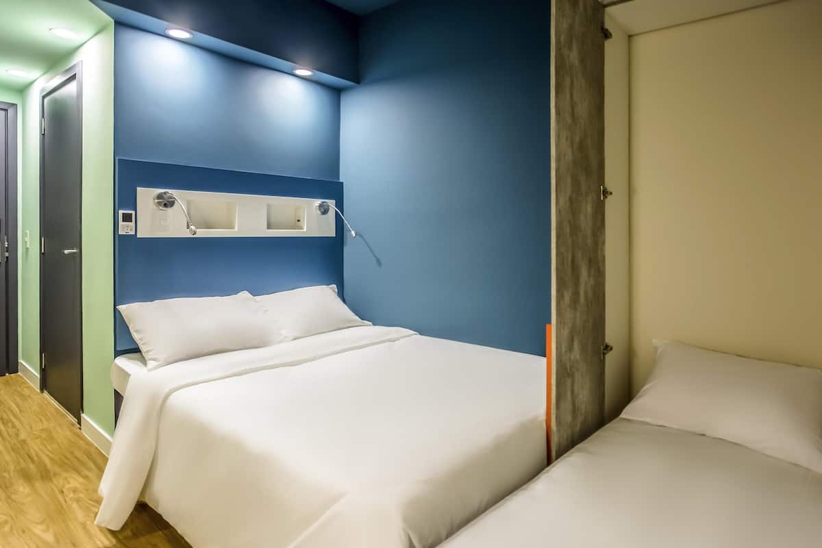 Triple Room, 1 Double Bed | Individually decorated, soundproofing, free WiFi, bed sheets