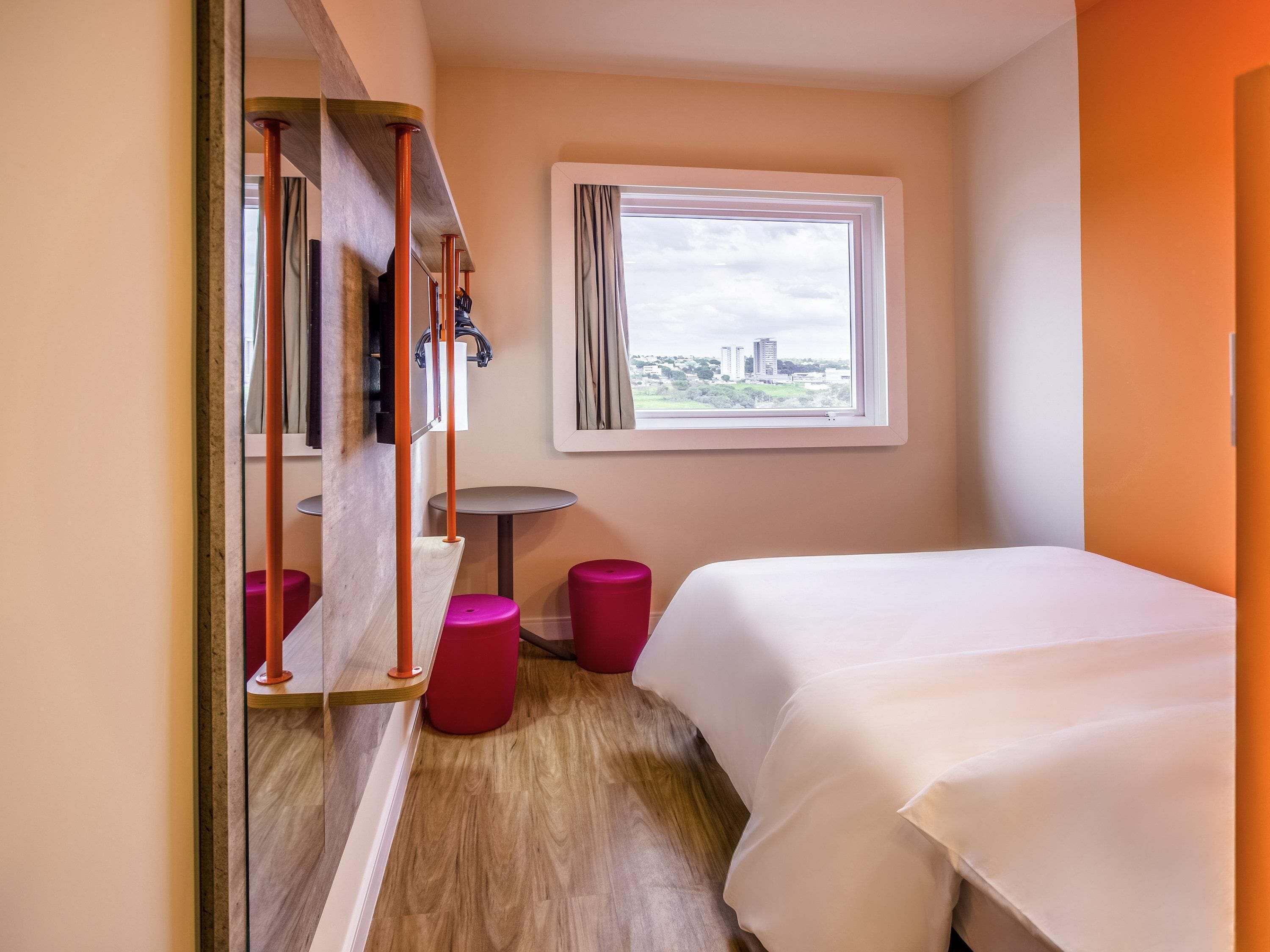 Room, 1 Double Bed | Minibar, individually decorated, soundproofing, free WiFi