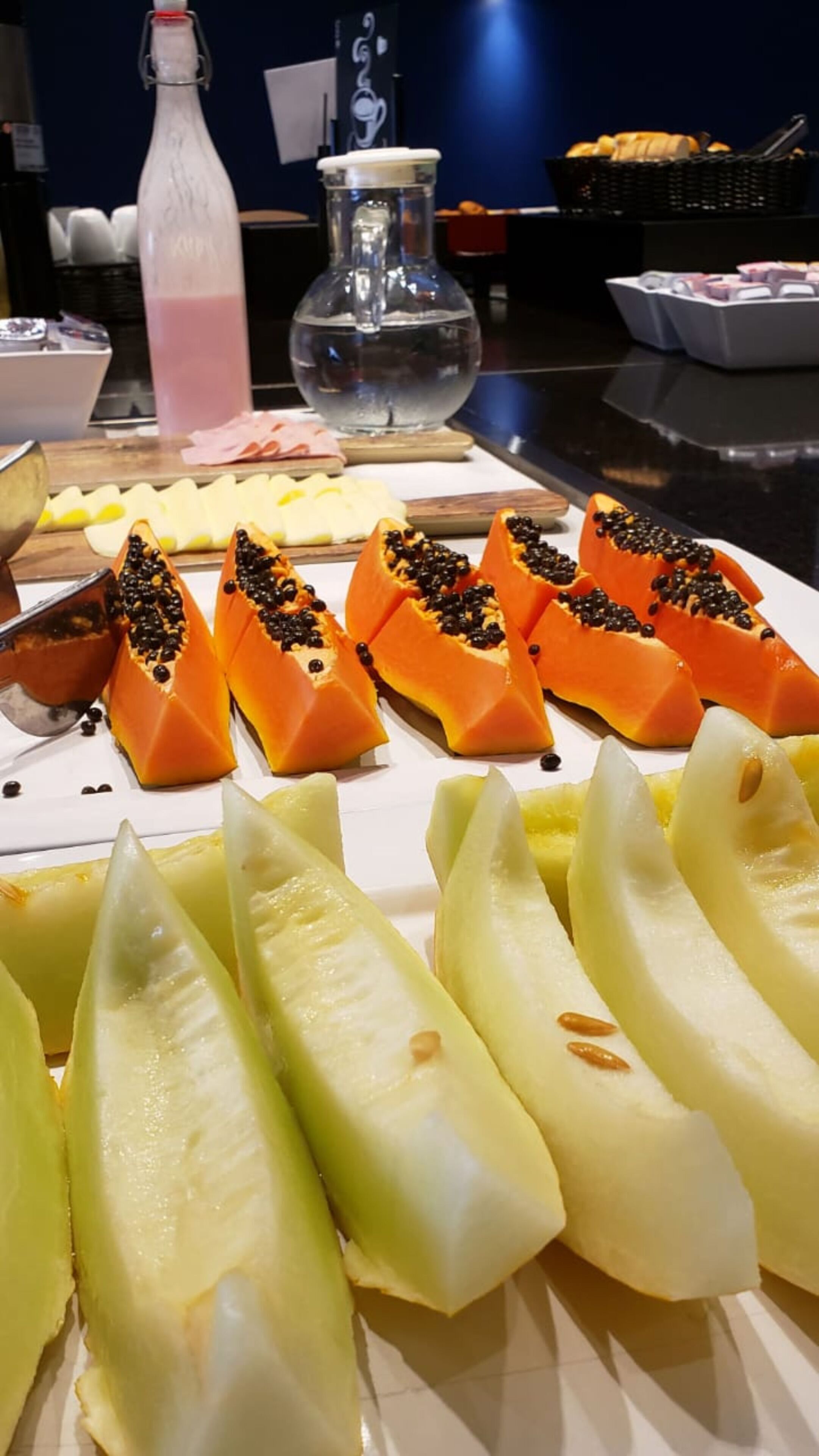 Café da manhã com buffet diário (BRL 40 por pessoa) 