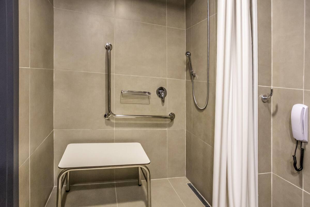 Room, 1 Double Bed, Accessible | Minibar, individually decorated, soundproofing, free WiFi