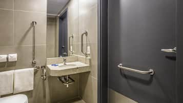 Zimmer, 1 Doppelbett, barrierefrei | Minibar, individuell dekoriert, schallisolierte Zimmer, kostenloses WLAN