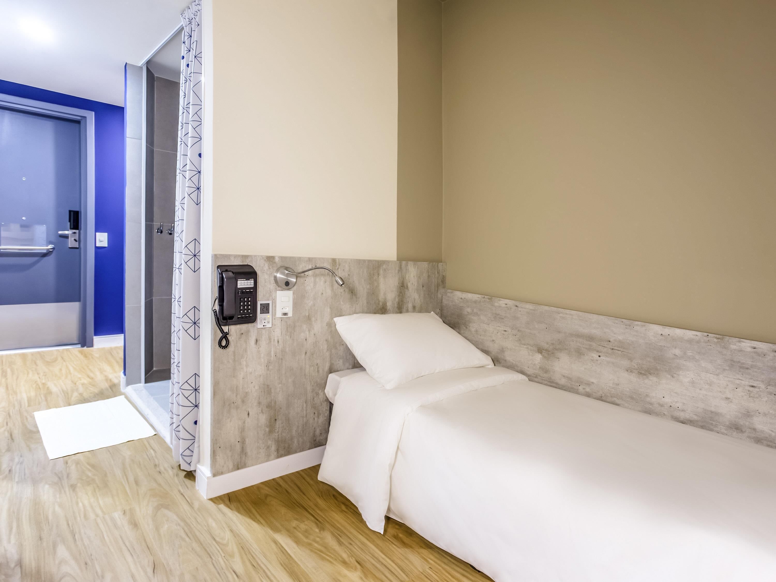 Room, 1 Double Bed, Accessible | Individually decorated, soundproofing, free WiFi, bed sheets