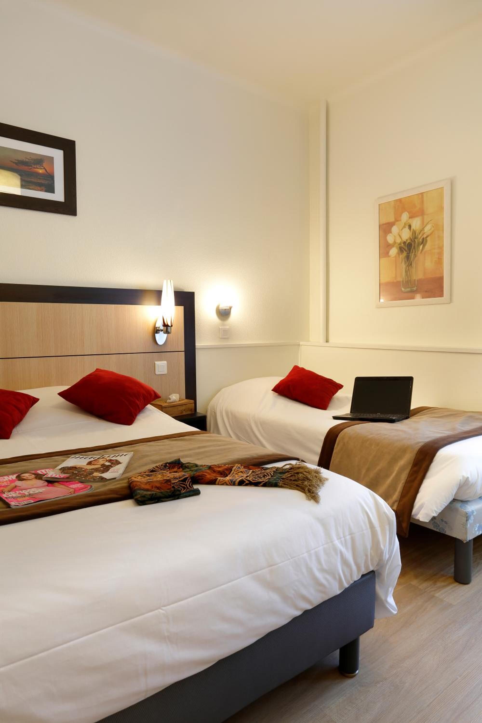 premium bedding, minibar, desk, blackout curtains