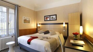 Literie de qualité supérieure, minibar, bureau, rideaux occultants