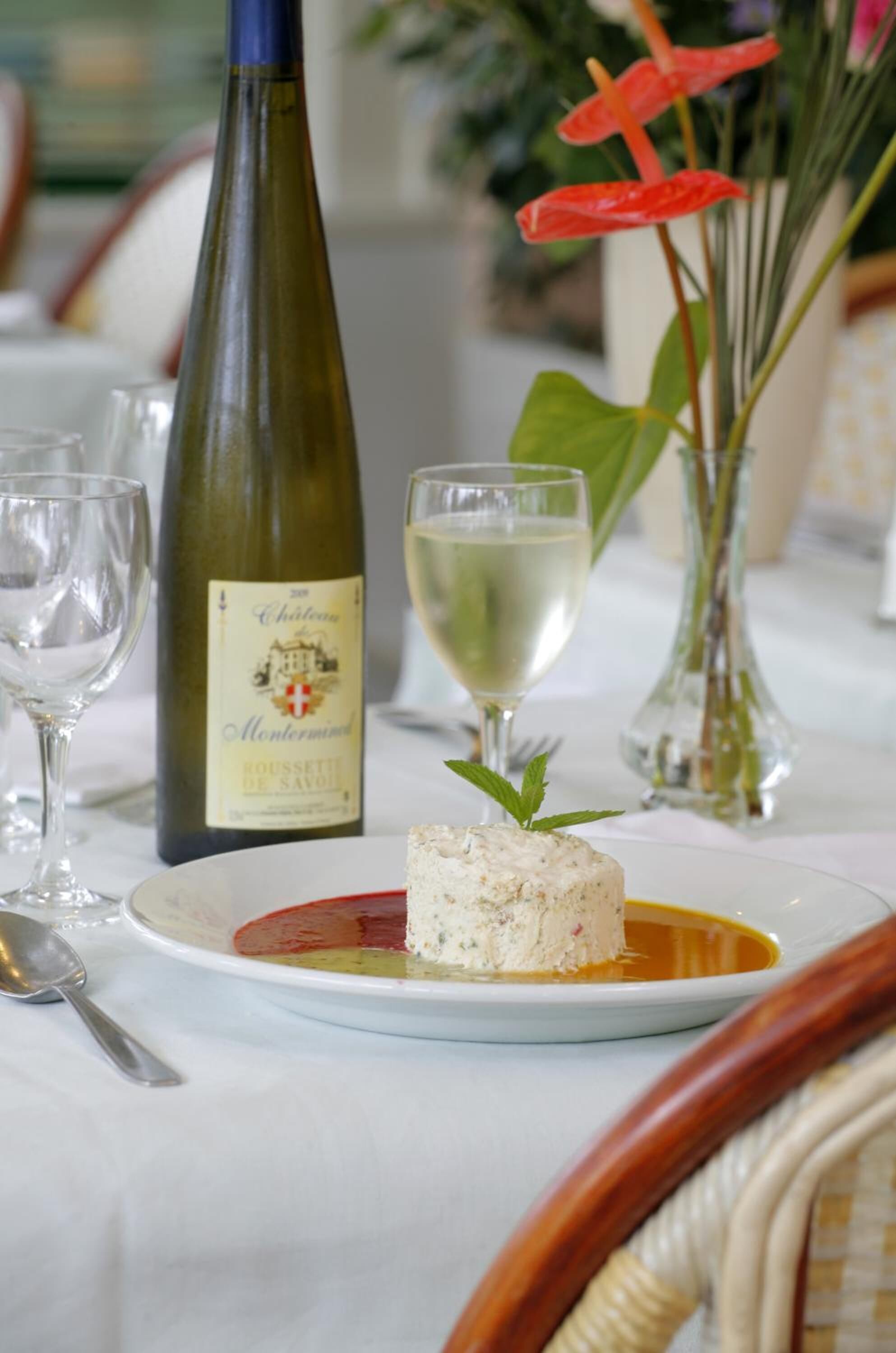 lunch and dinner served, french cuisine