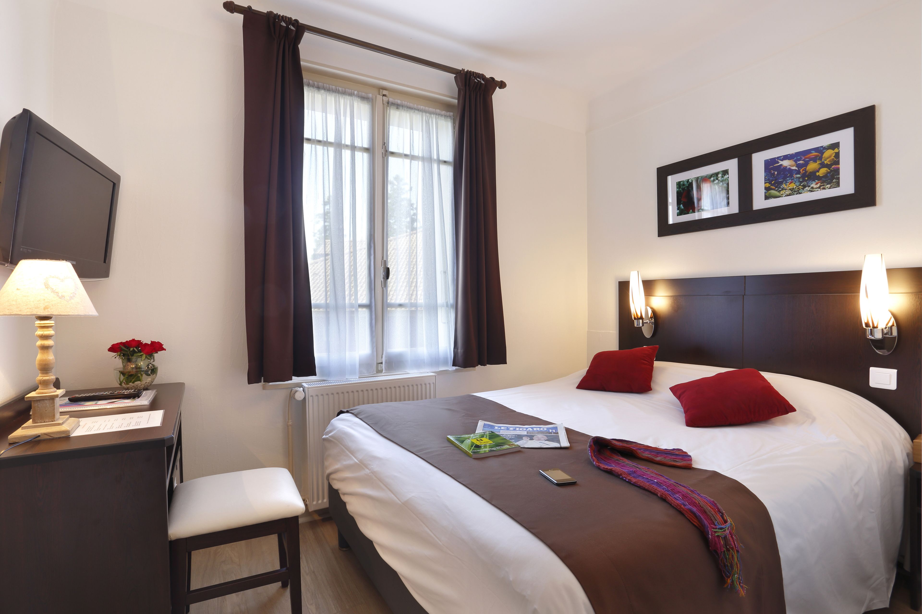 standard double room | premium bedding, minibar, desk, blackout curtains