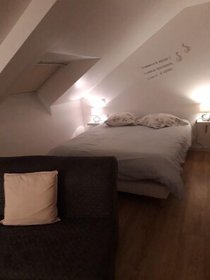 Habitación doble | Ropa de cama de alta calidad, edredón, wifi gratis y ropa de cama 