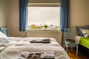 트리플룸, 공용 욕실 | 암막 커튼, 무료 유아용 침대, 간이 침대, 무료 WiFi