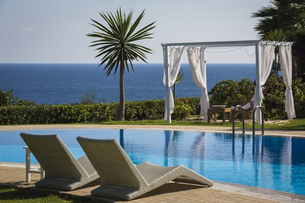Outdoor pool, free cabanas, sun loungers - Stella Di Helis Villa (Kefalonia)