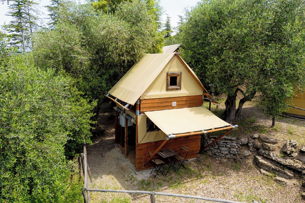 Basic Tent, 2 Twin Beds | Free WiFi, bed sheets