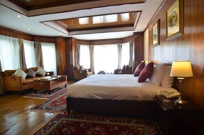 1 bedroom, Egyptian cotton sheets, premium bedding