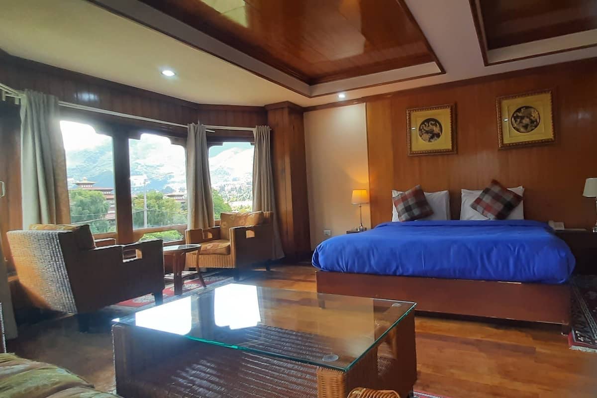 Luxury Deluxe Room | 1 bedroom, Egyptian cotton sheets, premium bedding