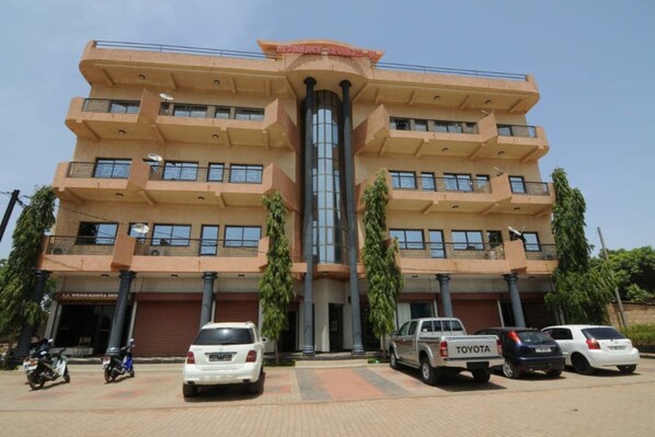 Front of property - Résidence Georges VI (Ouagadougou)