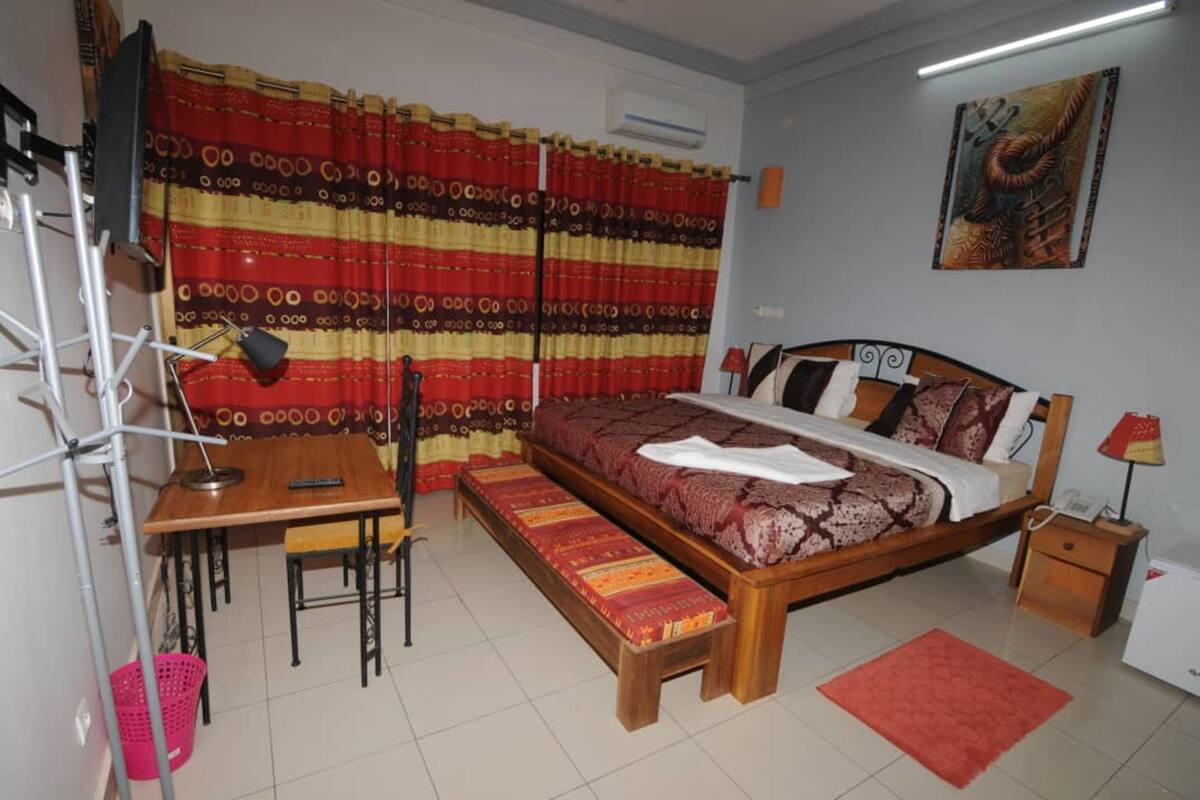 junior apartment, 1 queen bed, non smoking | minibar, in-room safe, individually decorated, individually furnished