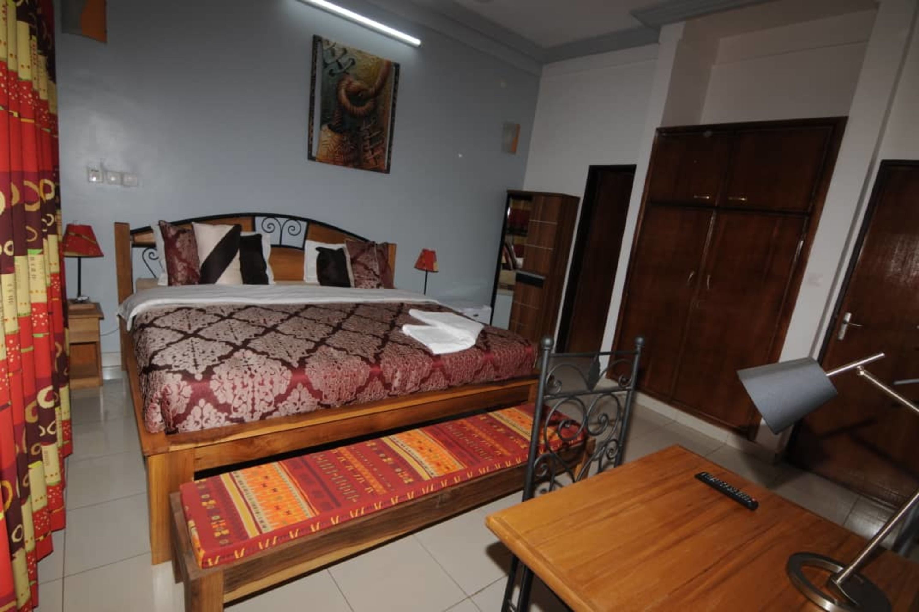 junior apartment, 1 queen bed, non smoking | minibar, in-room safe, individually decorated, individually furnished