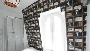 Studio | Bathroom shower - Mesnil - Your Home in Paris (Paris)