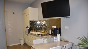 Breakfast area - Trocadéro - Your Home in Paris (Paris)