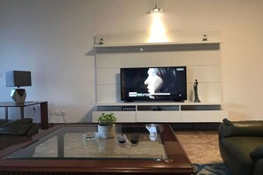 Apartment, 2 Queen Beds, Non Smoking | Television