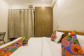 豪華客房, 1 張標準雙人床, 非吸煙房 | 書桌、免費 Wi-Fi