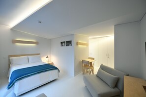 1 habitación, decoración personalizada y muebles diferentes 