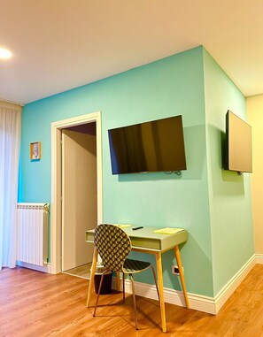 3 bedrooms, individually furnished, desk, blackout curtains - Home 146 (Lamezia Terme)