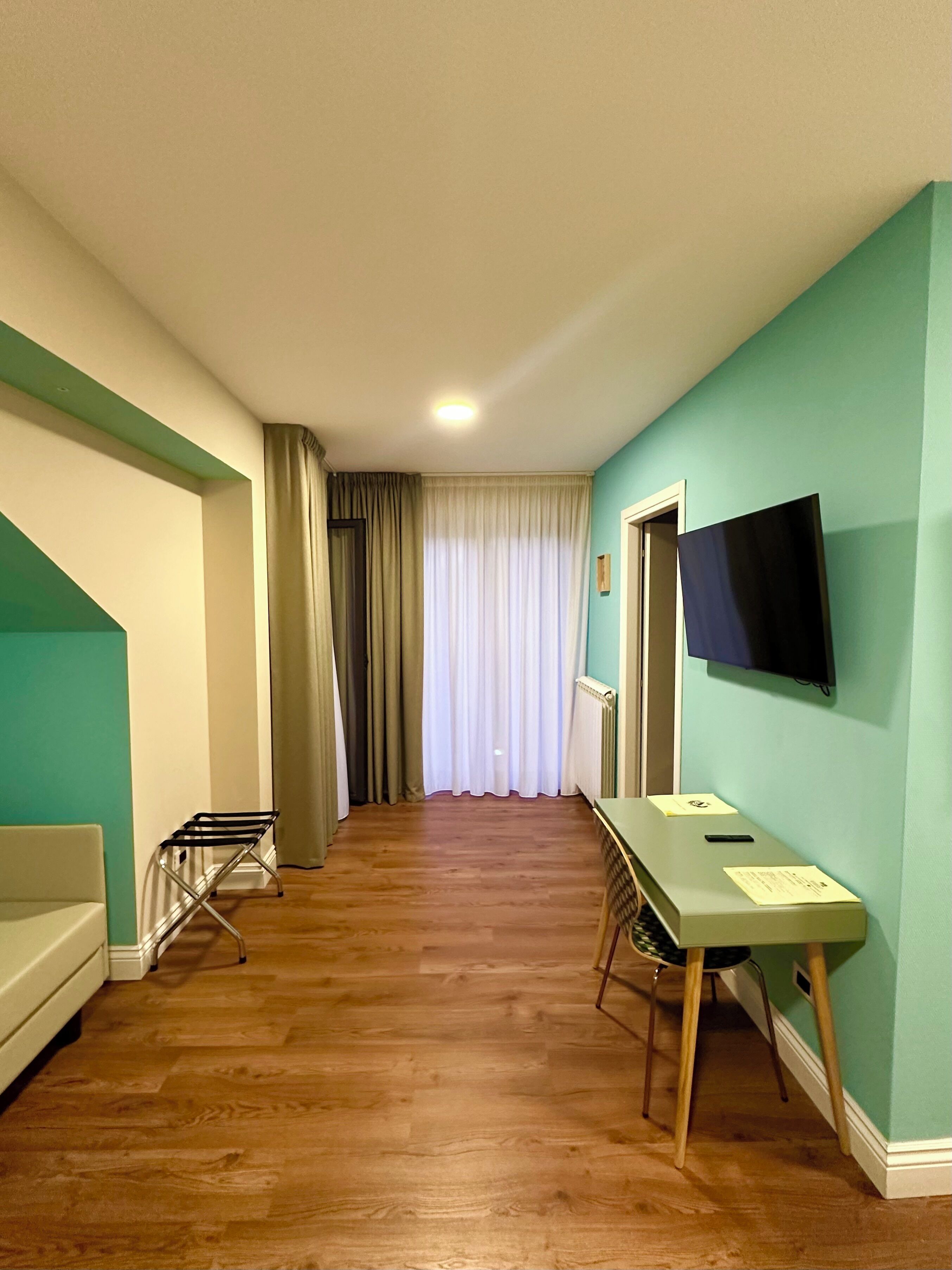 Business-Dreibettzimmer | 3 Schlafzimmer, individuell eingerichtet, Schreibtisch