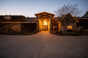 Front of property - Lone Star Lodge and Marina (Pilot Point)