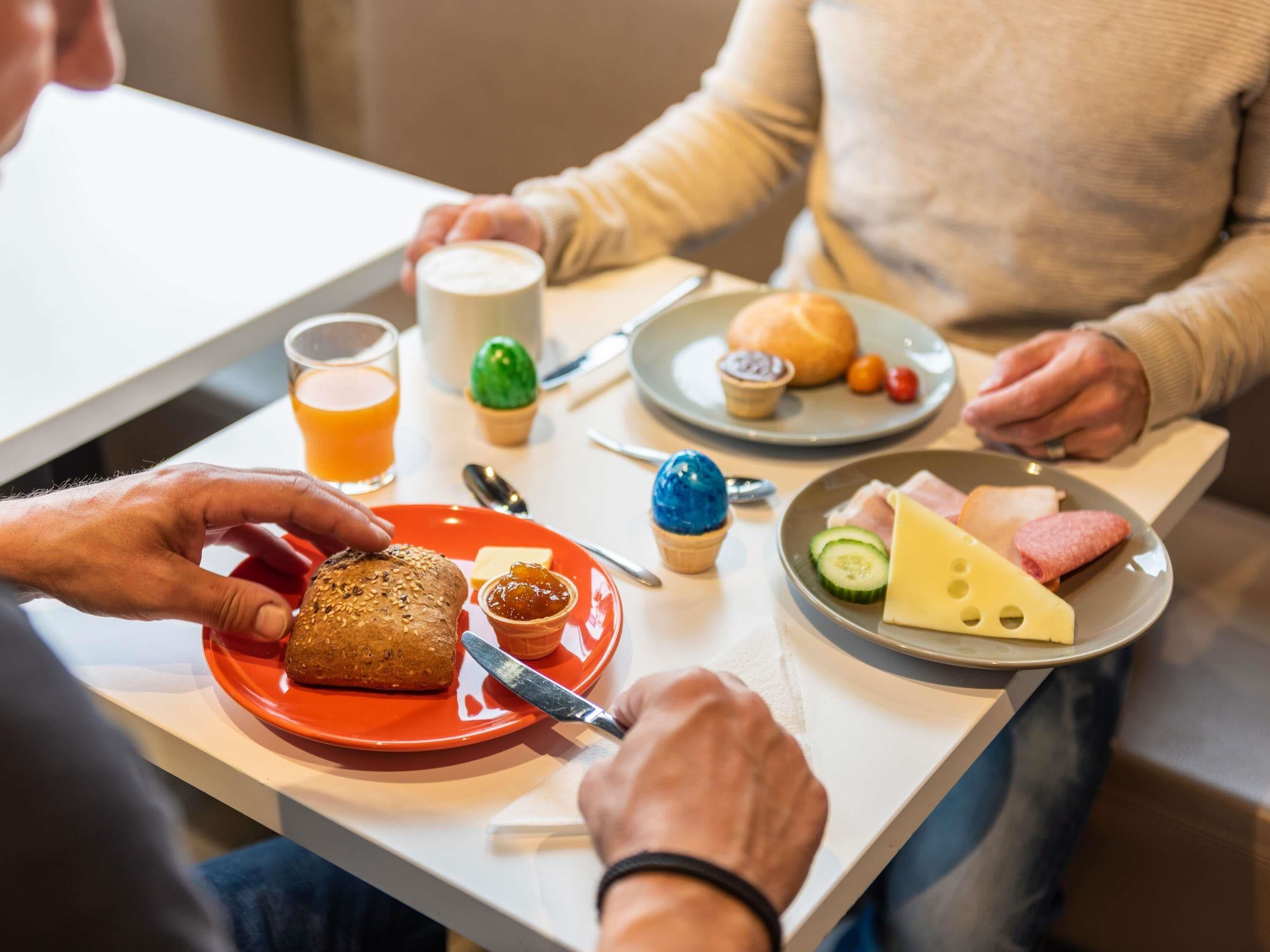 Daily buffet breakfast for a fee