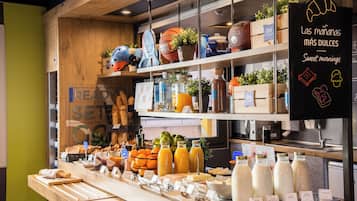 Daily buffet breakfast (EUR 9.50 per person)