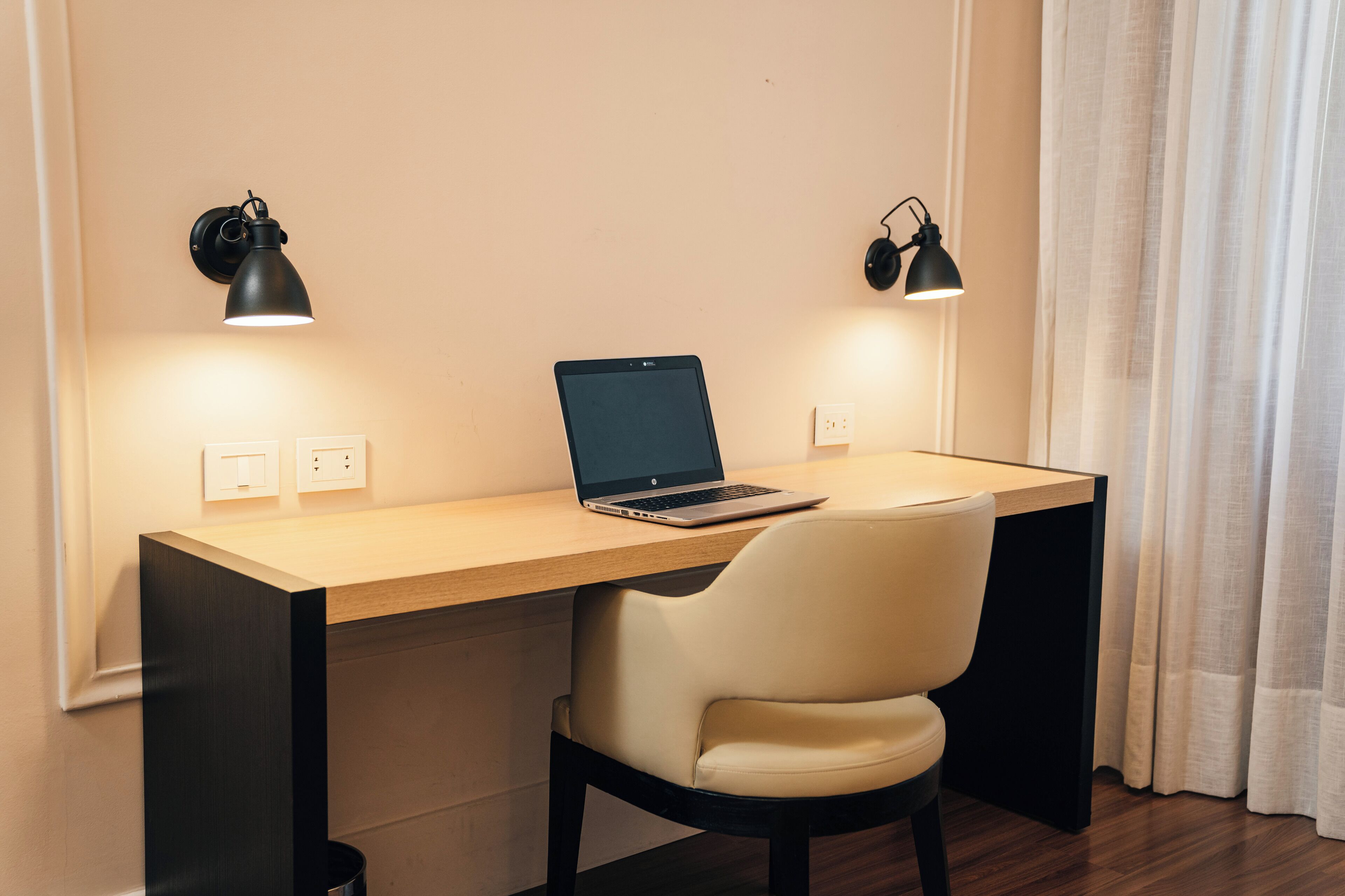 premium room, 1 king bed | minibar, in-room safe, desk, laptop workspace