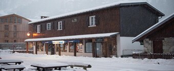 Chalet Chardons Snow Lodge - Hostel
