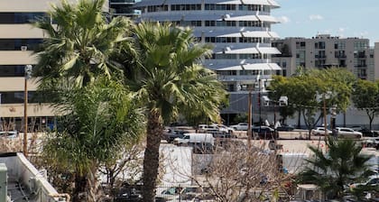 The Hotel Hollywood