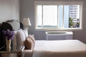 Superior-rum - 1 queensize-säng | Värdeförvaringsskåp på rummet och mörkläggningsgardiner