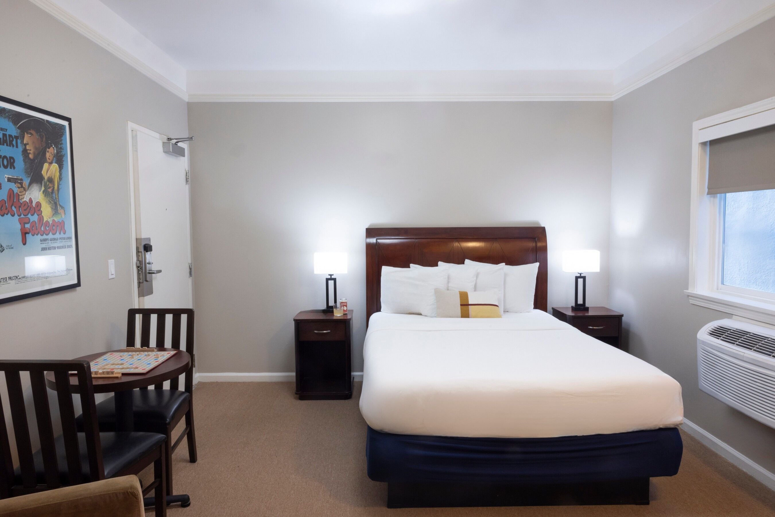 Rom – superior, 1 queensize-seng | Safe på rommet, blendingsgardiner og strykejern/-brett