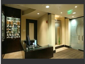 المنشأة من الداخل