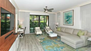 Apartment | Living area | TV