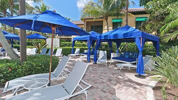 Apartment | Pool | Outdoor pool