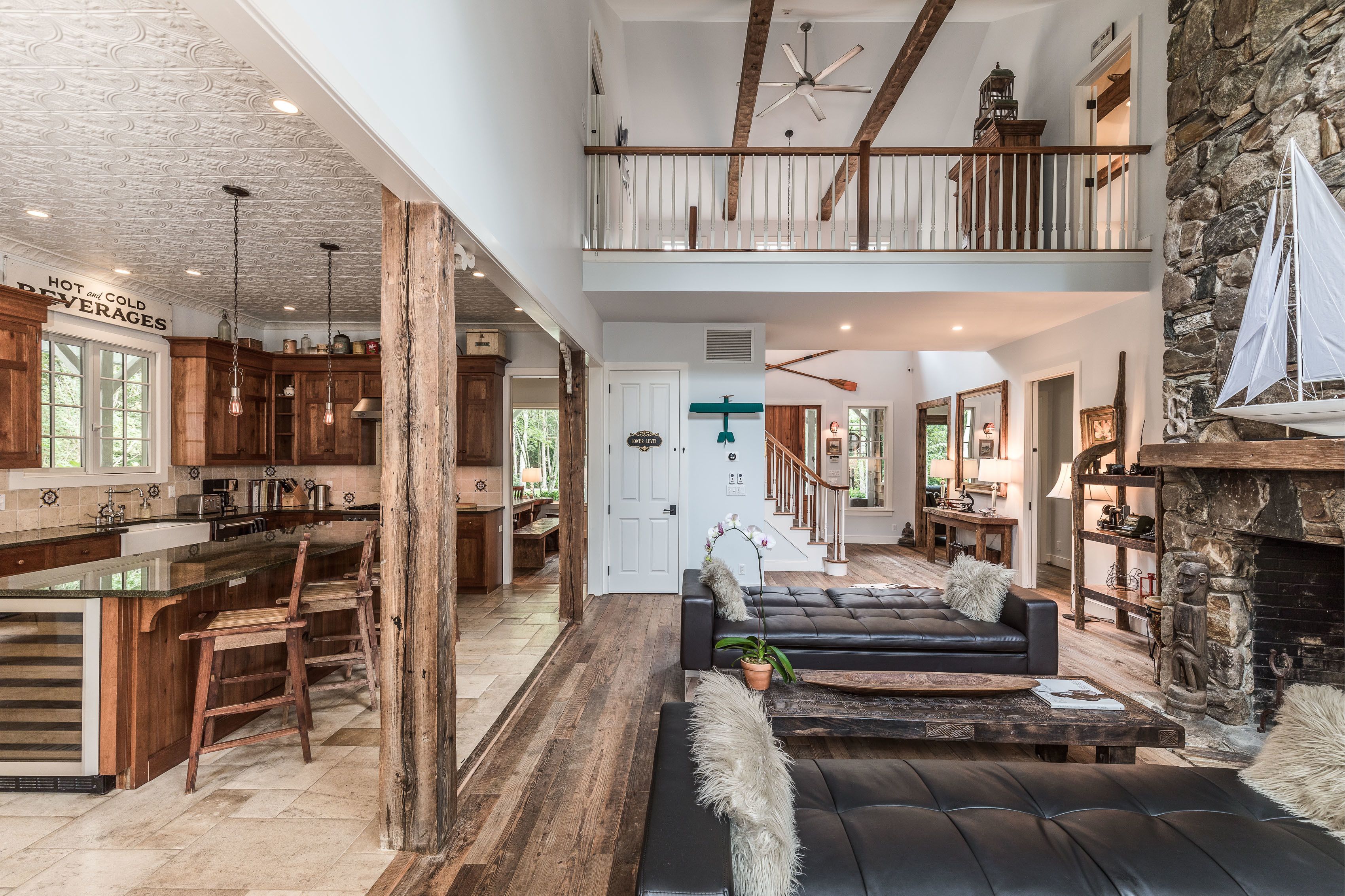 House | Living area | Fireplace, ping pong