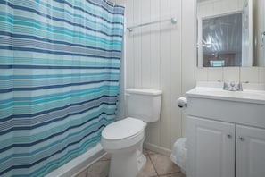 Bathroom - BEACHY -Ideal for 10-12 but will sleep 18 Holiday home 4 BestStayz.1 (North Myrtle Beach)