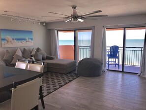 公寓 | 起居區 | 電視