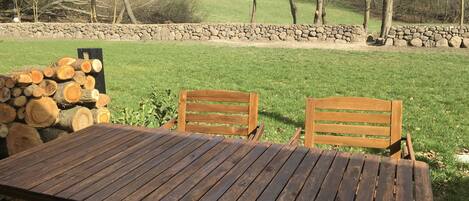 Familieleilighet, flere senger (25C) | Terrasse/patio