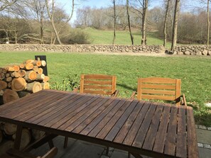 Familieleilighet, flere senger (25C) | Terrasse/patio