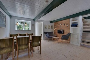 Familieleilighet, flere senger (25B) | Oppholdsrom | Oppvarmet gulv