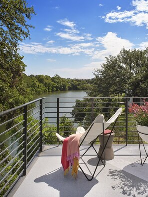 Exterior - The Ruby Hotel (Round Rock)