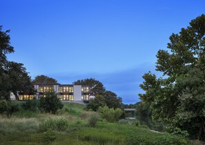 Exterior - The Ruby Hotel (Round Rock)