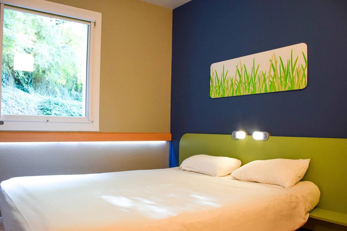 Double Room | Premium bedding, Tempur-Pedic beds, desk, laptop workspace
