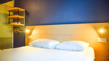 Ropa de cama de alta calidad, colchones Tempur-Pedic y escritorio