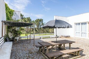Terrace/patio - HI Almograve - Pousada de Juventude - Hostel (Odemira)